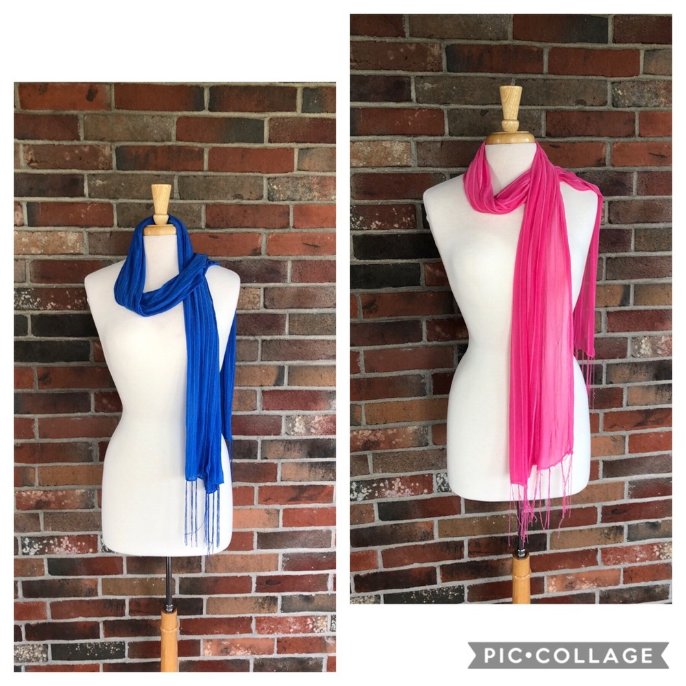 Bundle of two scarves